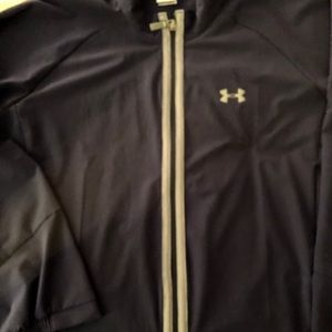 Under Armour light weight windbreaker - XL